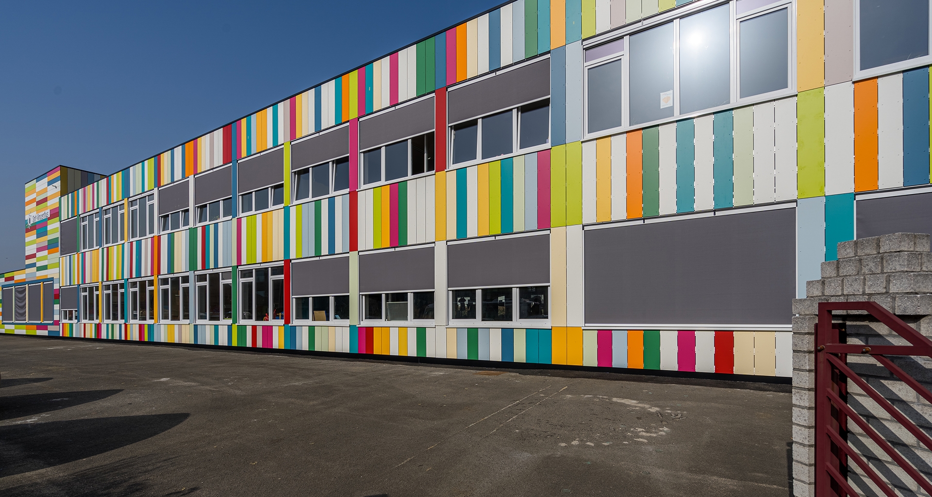Bardage façades en panneaux HPL école Buggenhout