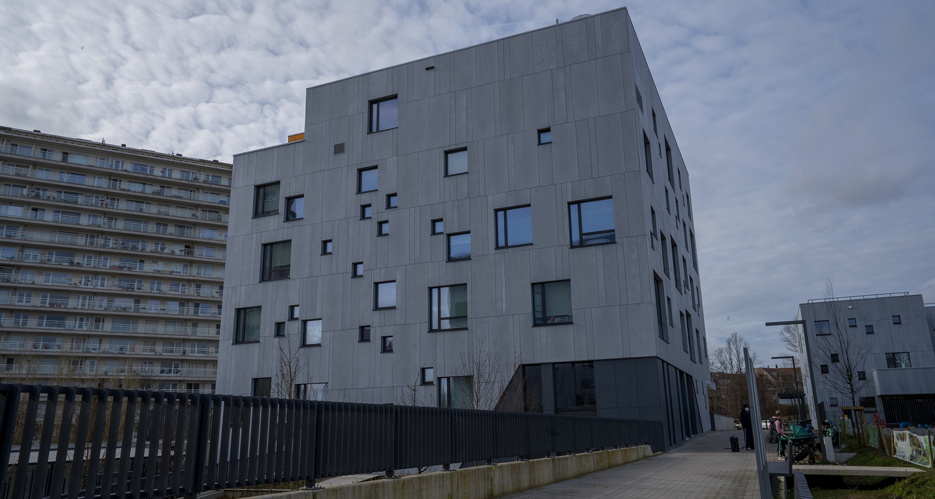 Bardages en panneaux fibres ciments école Bruxelles