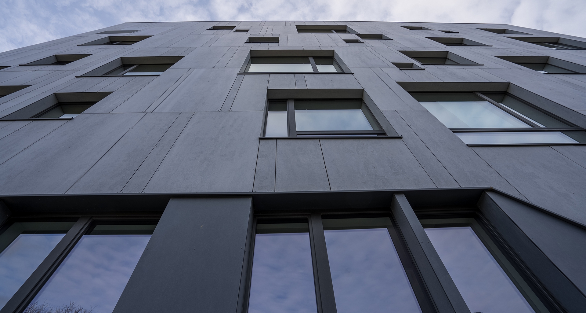 Bardages en panneaux fibres ciments école Bruxelles