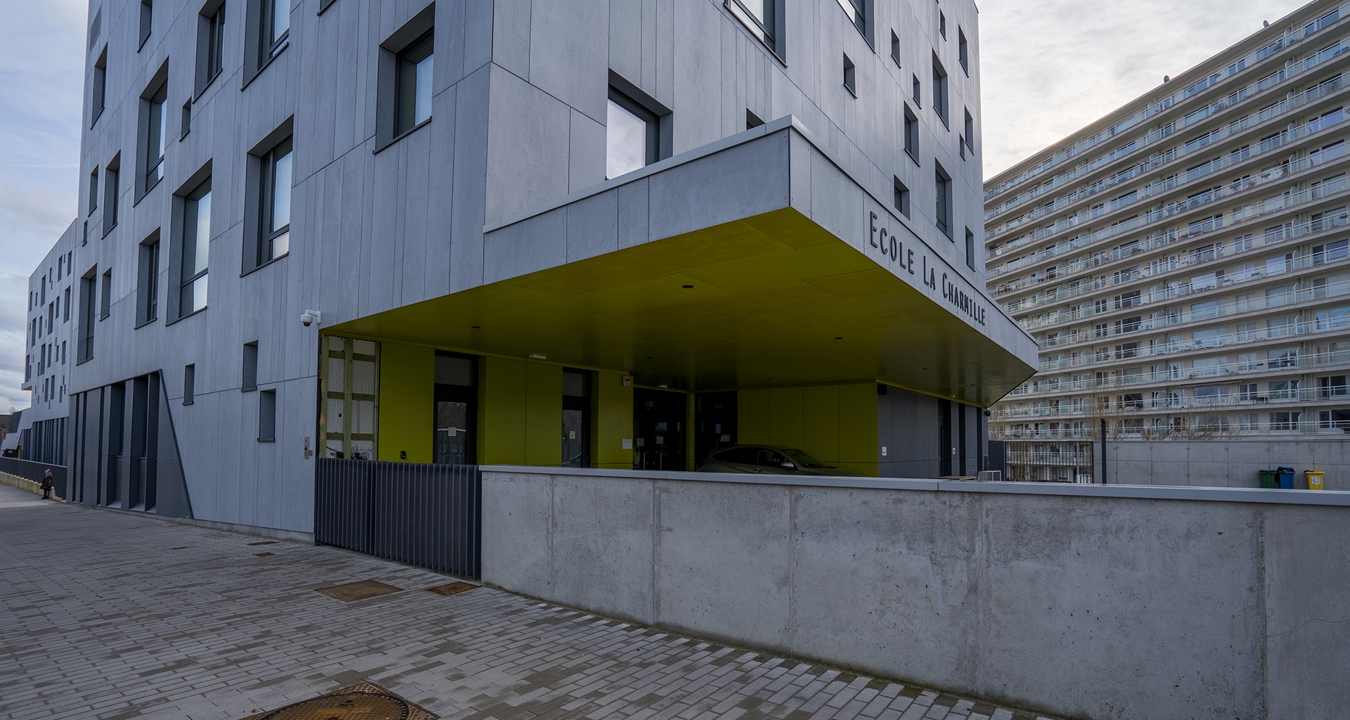 Bardages en panneaux fibres ciments école Bruxelles