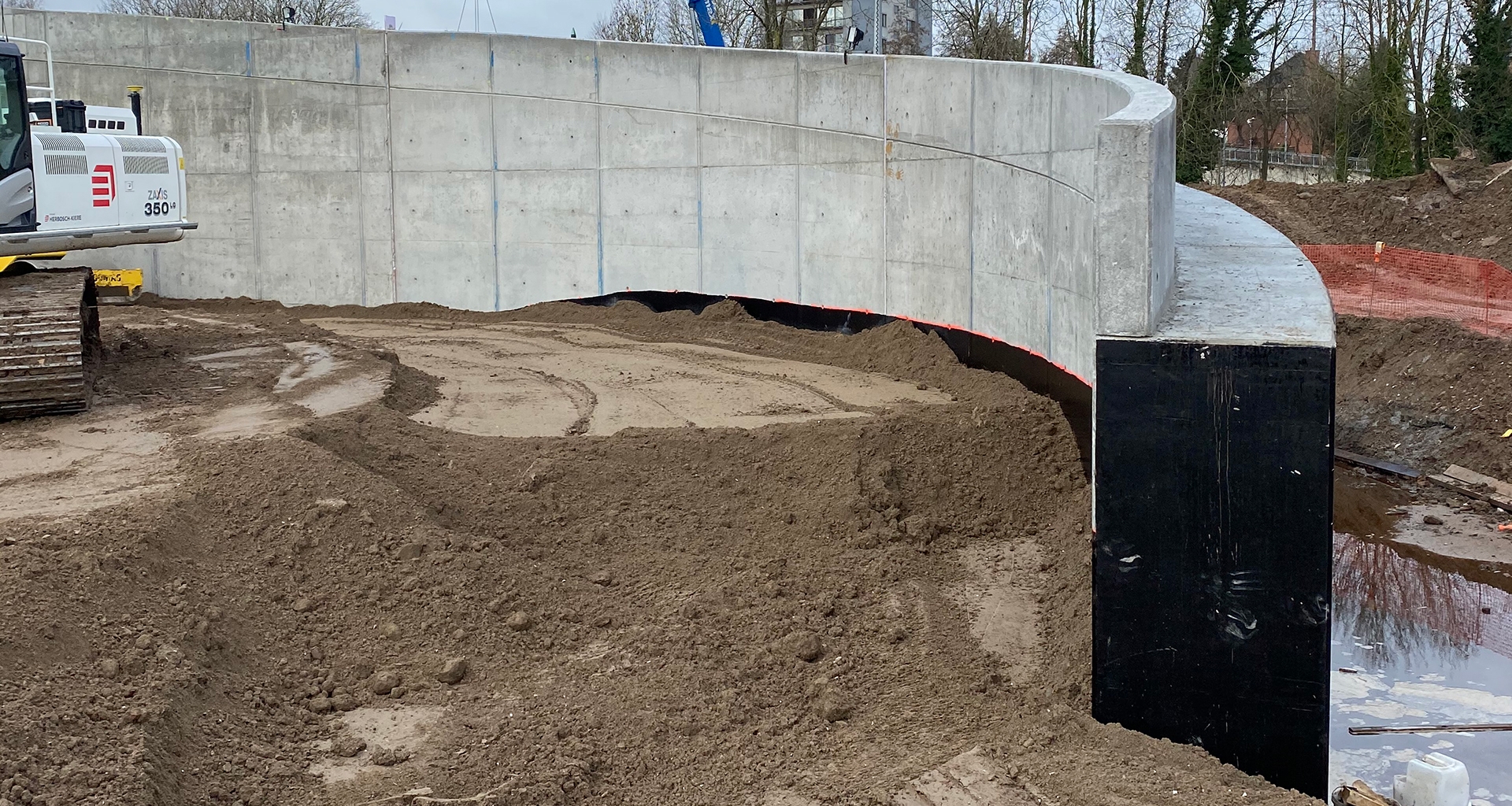 Bridge construction - formwork and concrete 