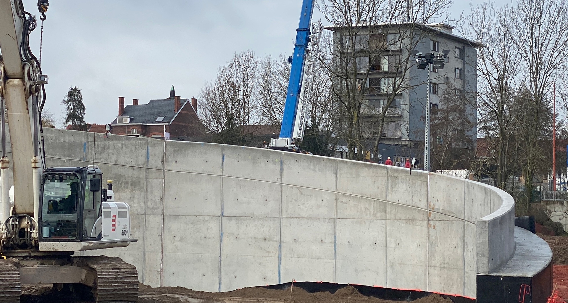 Bridge construction - formwork and concrete 