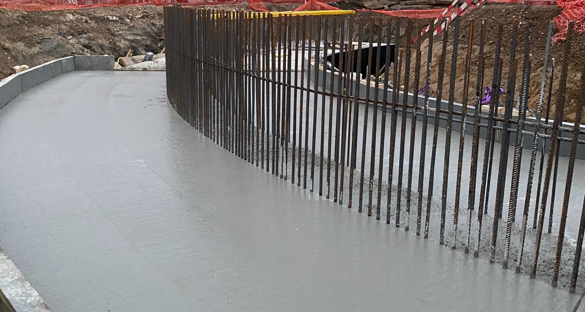 Bridge construction - formwork and concrete 