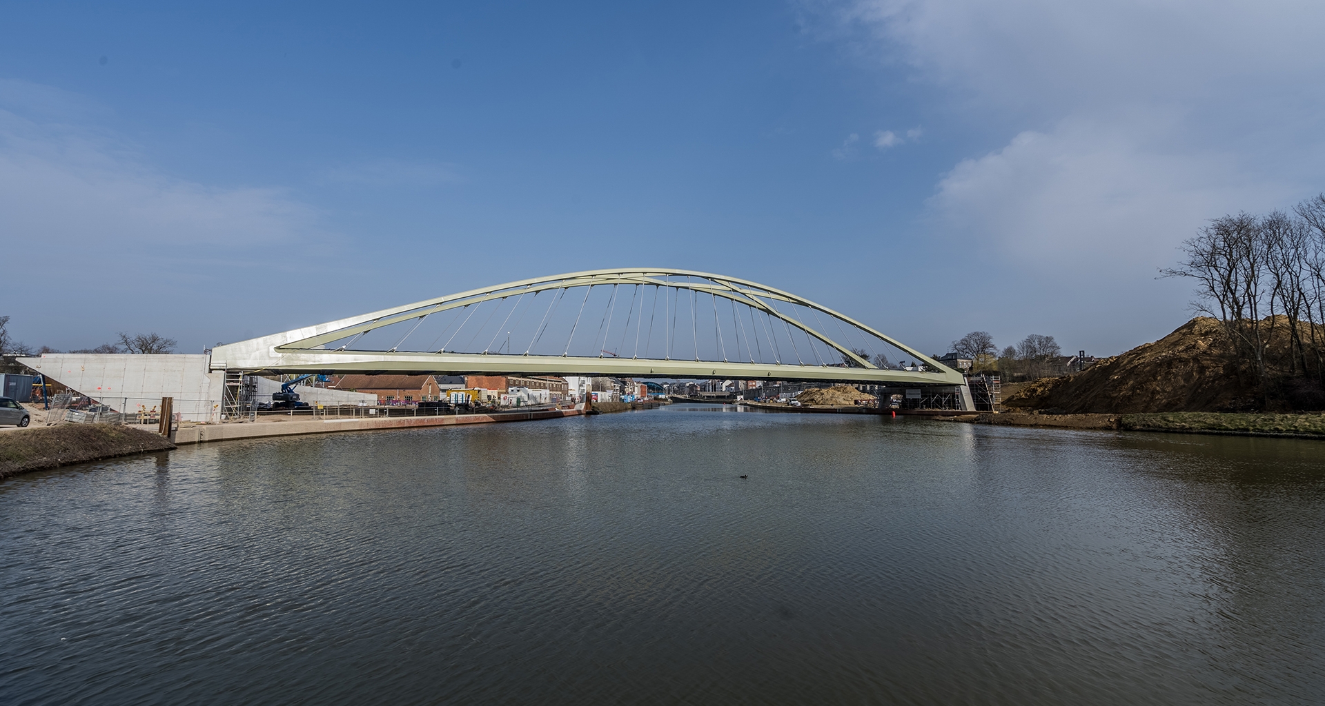 Bridge construction - formwork and concrete 