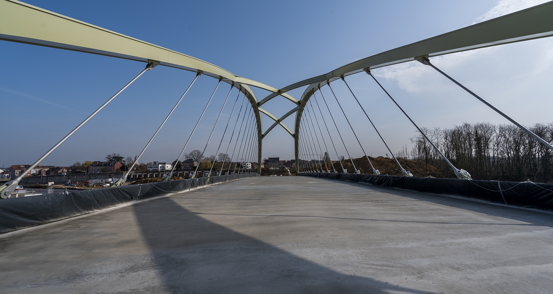 Bridge construction - formwork and concrete 